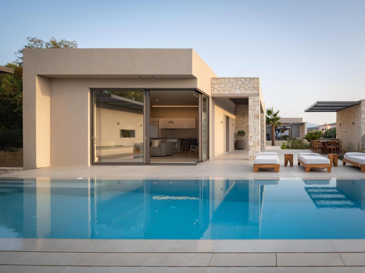 Tavronitis Artemis Seafront Villa, An Evanescence Sea Retreat, By Thinkvilla מראה חיצוני תמונה