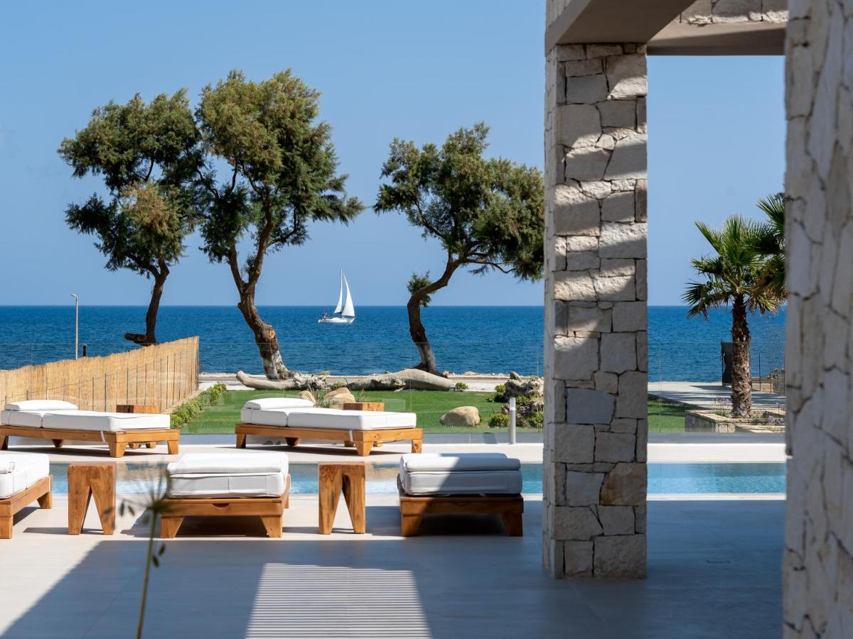 Tavronitis Artemis Seafront Villa, An Evanescence Sea Retreat, By Thinkvilla מראה חיצוני תמונה