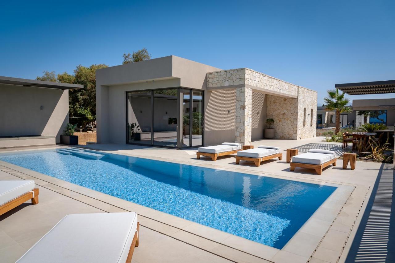 Tavronitis Artemis Seafront Villa, An Evanescence Sea Retreat, By Thinkvilla מראה חיצוני תמונה