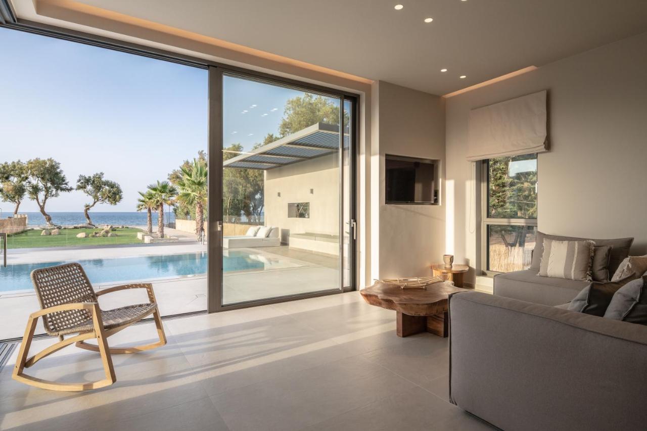 Tavronitis Artemis Seafront Villa, An Evanescence Sea Retreat, By Thinkvilla מראה חיצוני תמונה